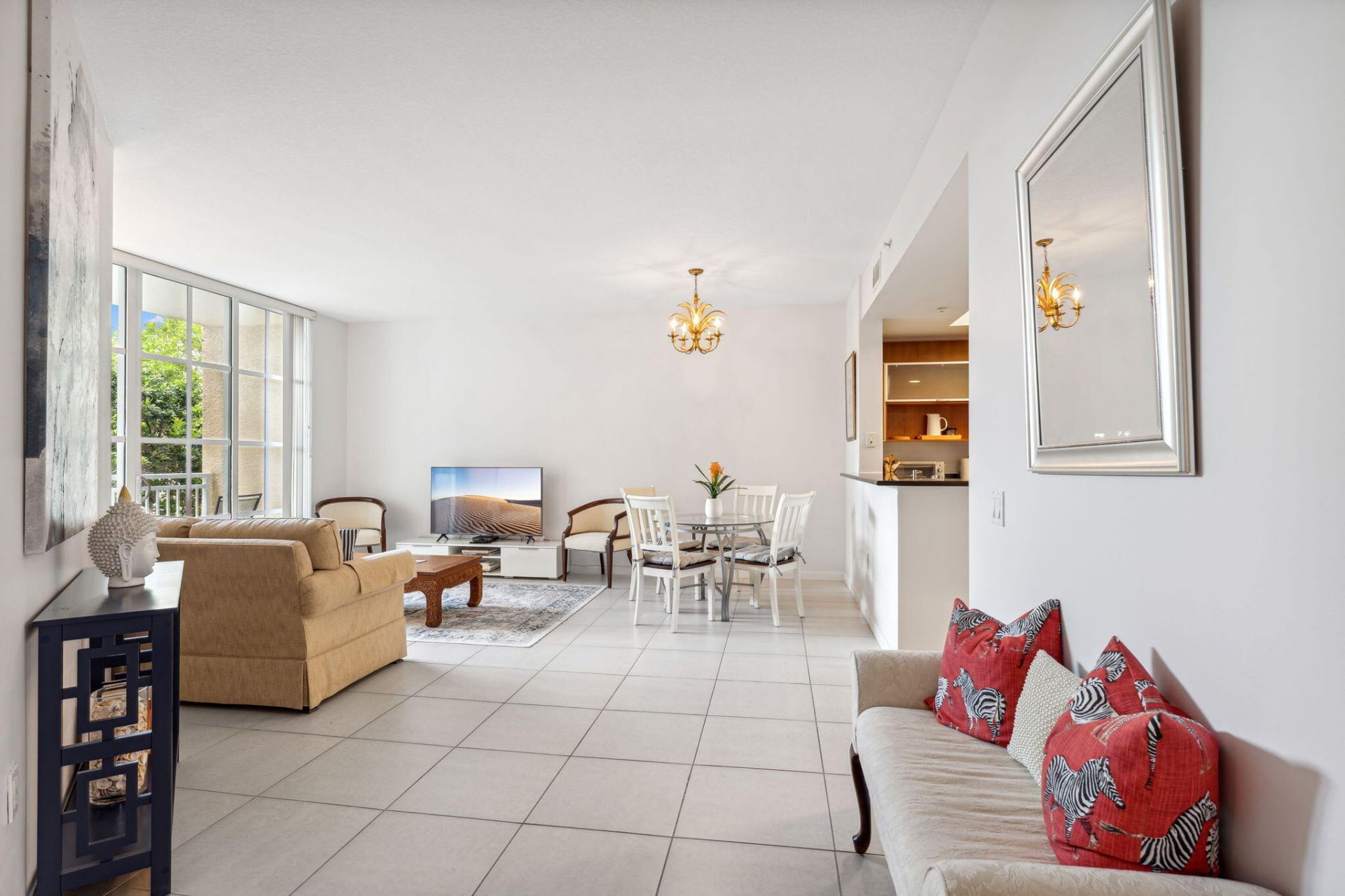 410 Evernia Street, Unit 414, West Palm Beach, FL 33401 Photo