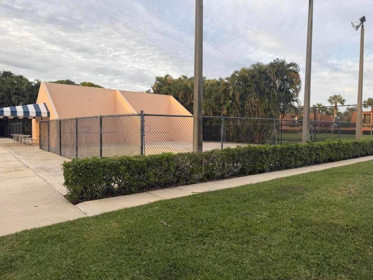 7117 71st Way, West Palm Beach, FL 33407 Photo