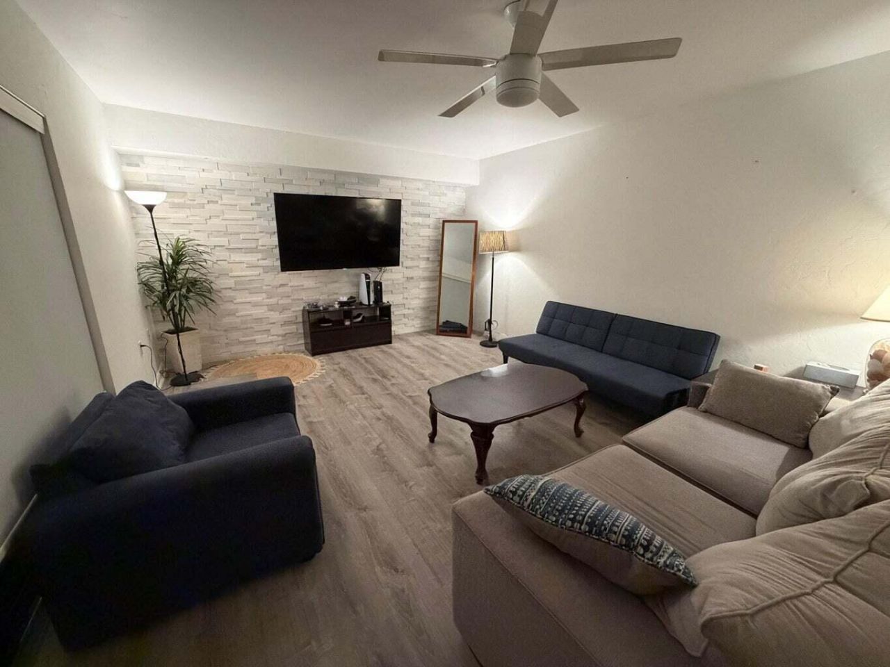 7117 71st Way, West Palm Beach, FL 33407 Photo