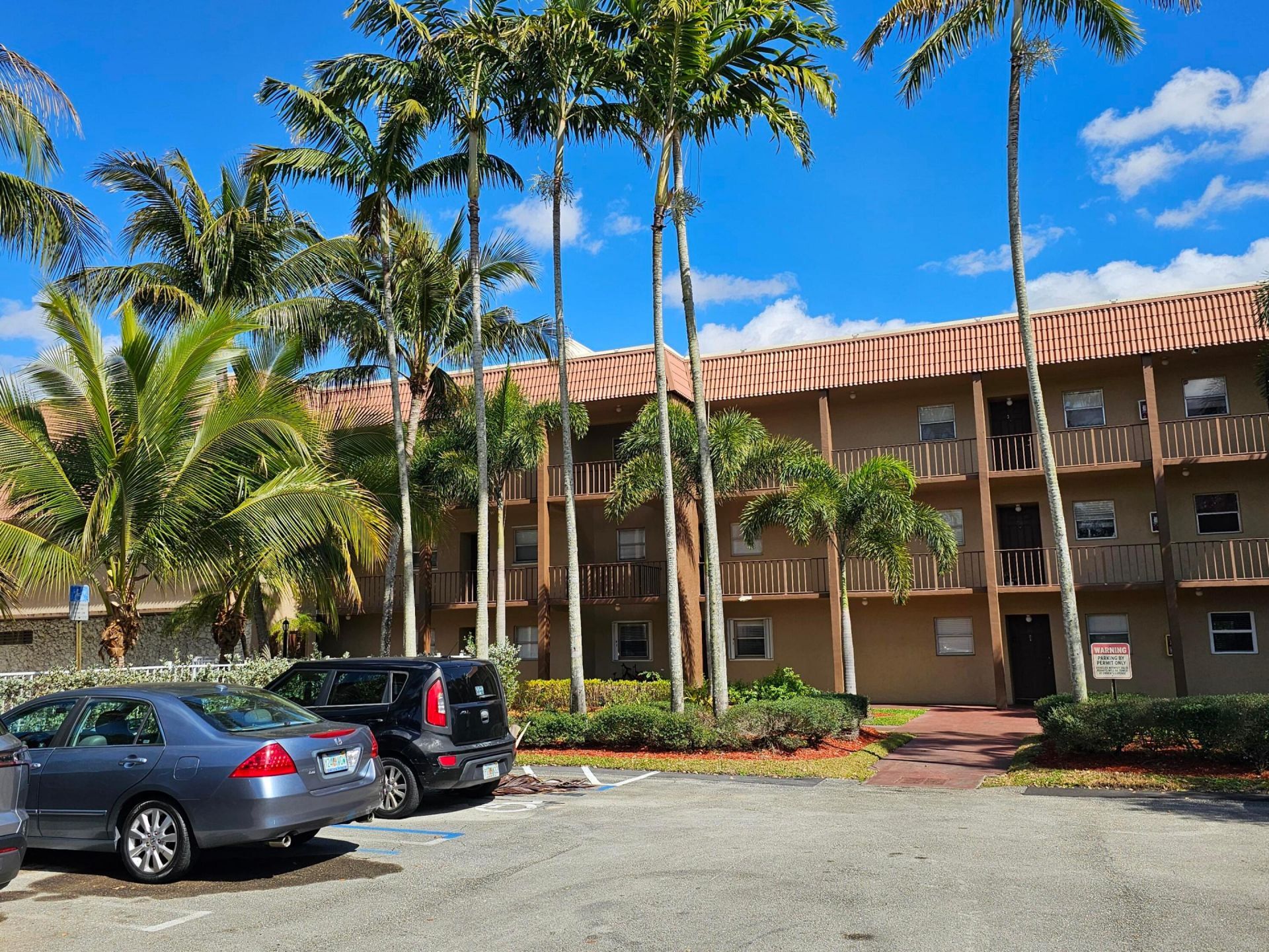 120 Sparrow Drive, Unit 208, Royal Palm Beach, FL 33411 Photo