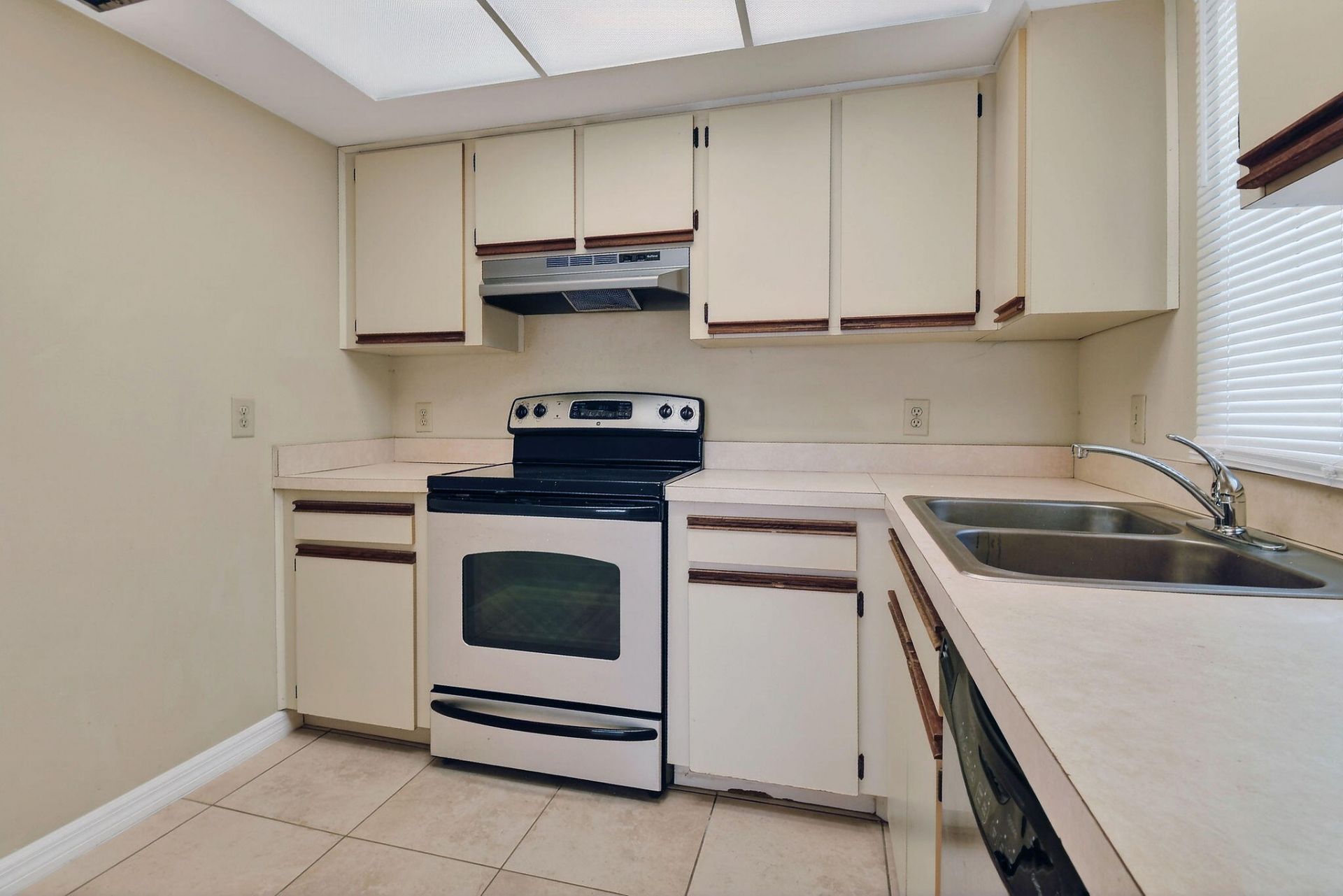 1620 SE Green Acres Circle, Unit N103, Port Saint Lucie, FL 34952 Photo