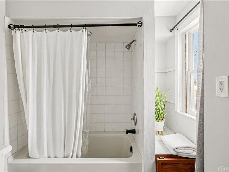 1083 Valley Street, Dayton, OH 45404 Photo 22