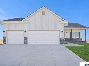 9214 N 167th Avenue Circle, Bennington, NE 68007