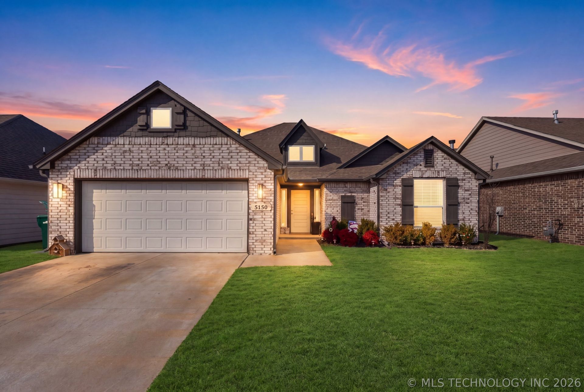 5130 S Walnut Creek Drive W, Sand Springs, OK 74063 Main Photo