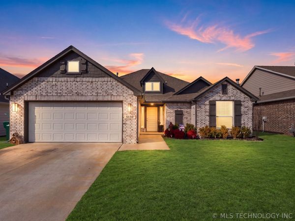 5130 S Walnut Creek Drive W, Sand Springs, OK 74063