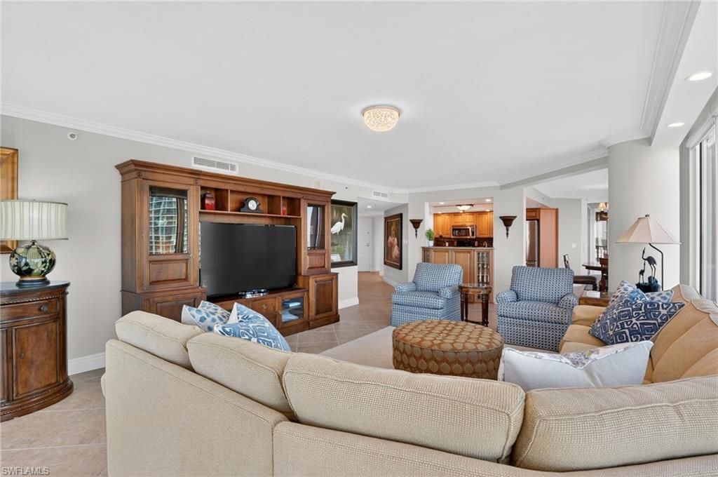 4651 Gulf Shore Blvd N, Unit 607, Naples, FL 34103 Photo