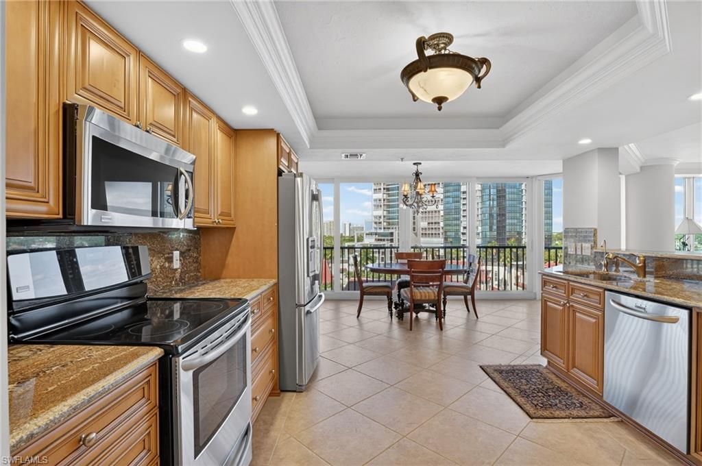 4651 Gulf Shore Blvd N, Unit 607, Naples, FL 34103 Photo
