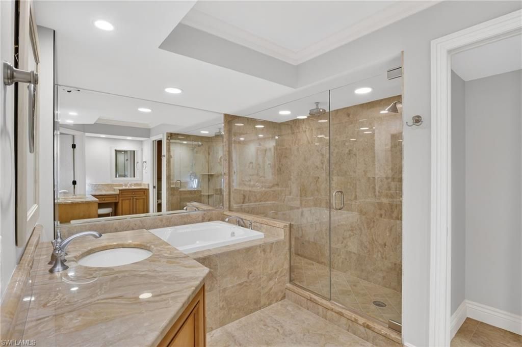 4651 Gulf Shore Blvd N, Unit 607, Naples, FL 34103 Photo