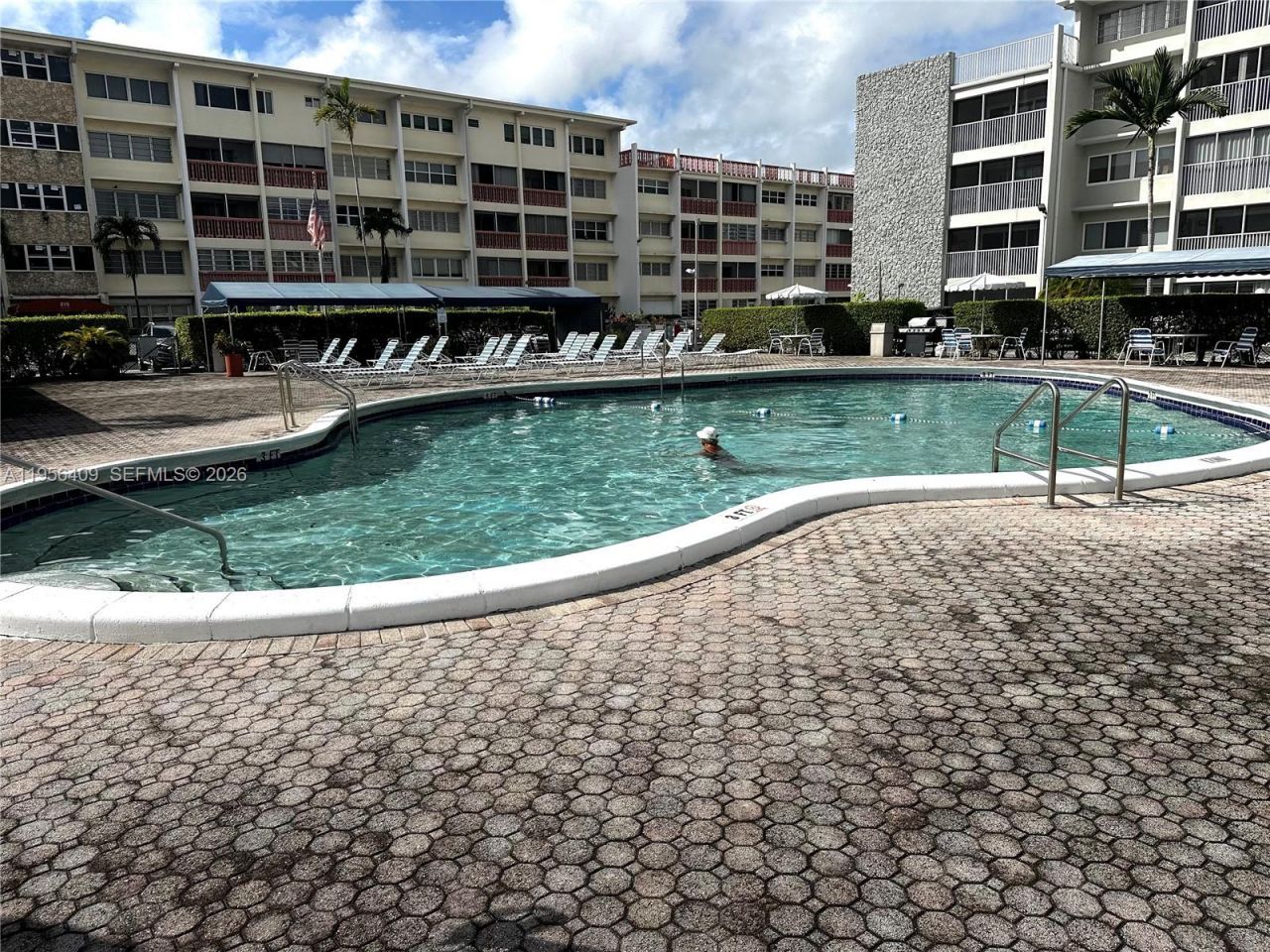 410 SE 2nd St , Unit 308, Hallandale Beach, FL 33009 Photo