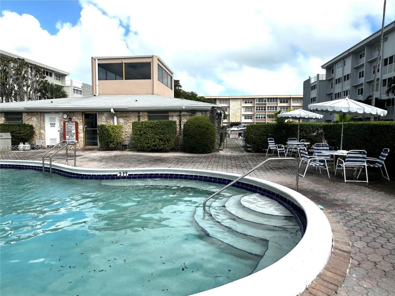 410 SE 2nd St , Unit 308, Hallandale Beach, FL 33009 Photo