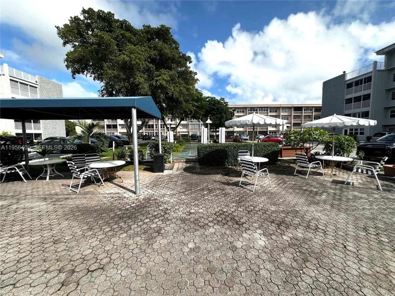 410 SE 2nd St , Unit 308, Hallandale Beach, FL 33009 Photo