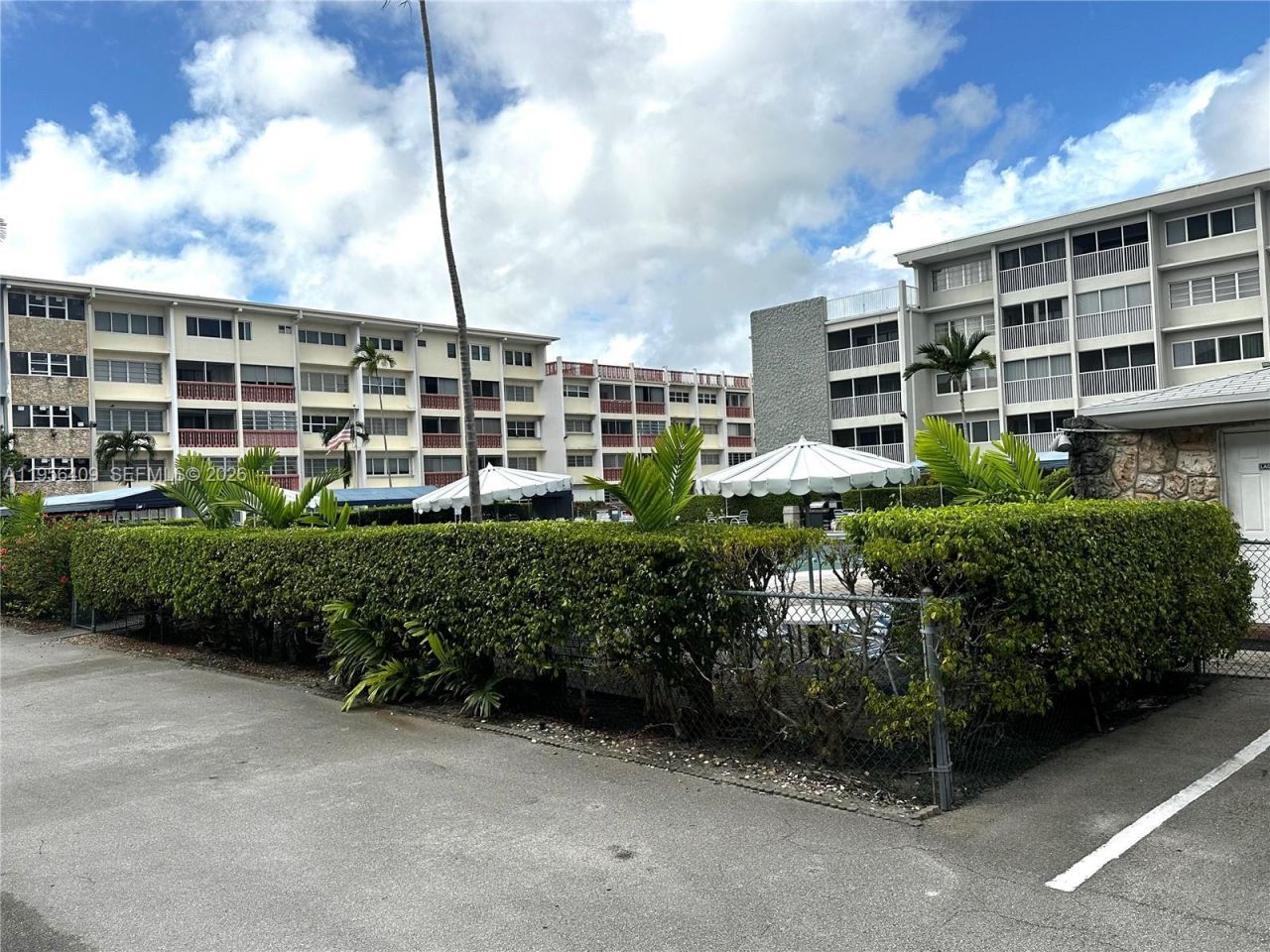 410 SE 2nd St , Unit 308, Hallandale Beach, FL 33009 Photo