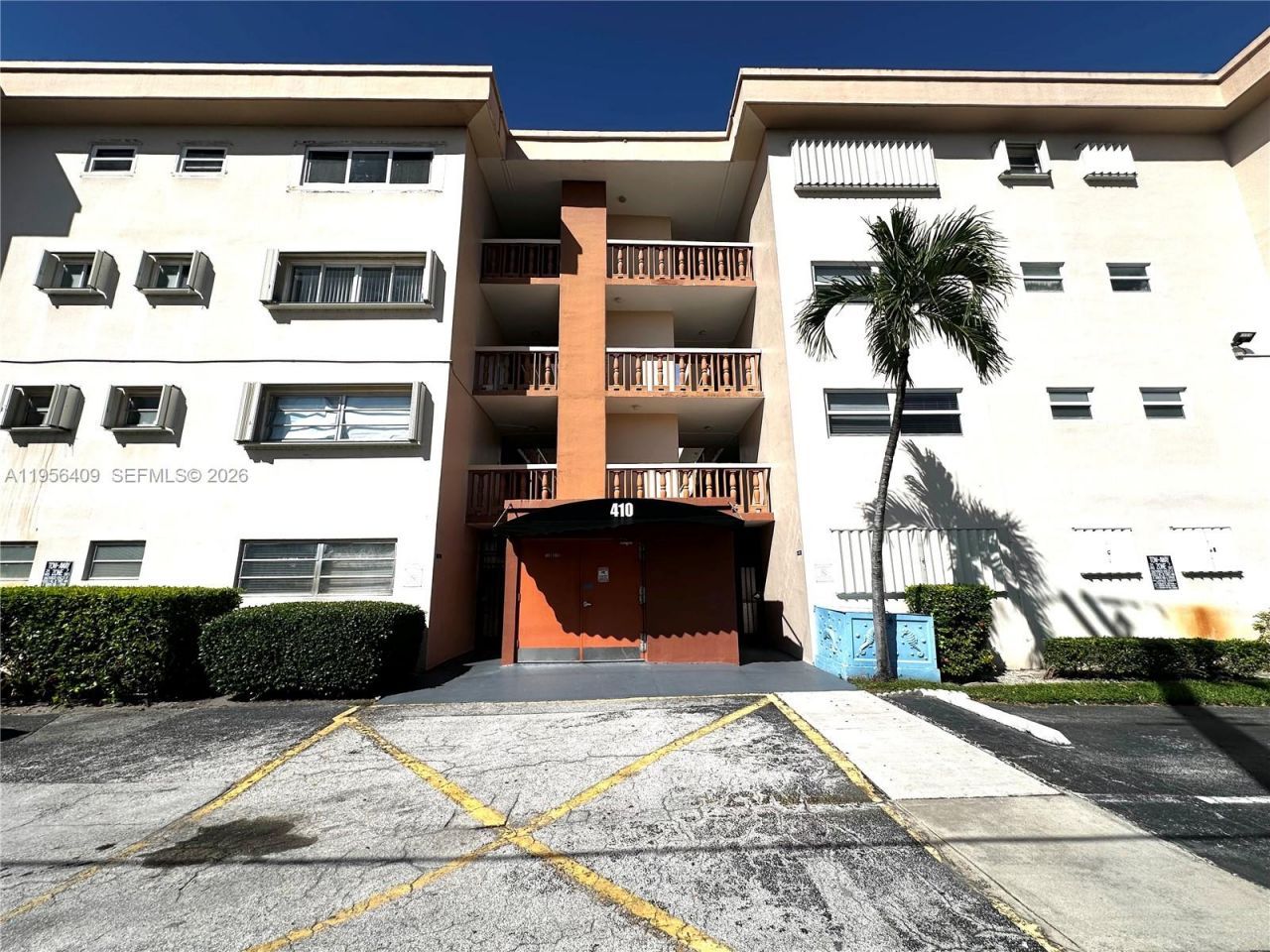 410 SE 2nd St , Unit 308, Hallandale Beach, FL 33009 Photo
