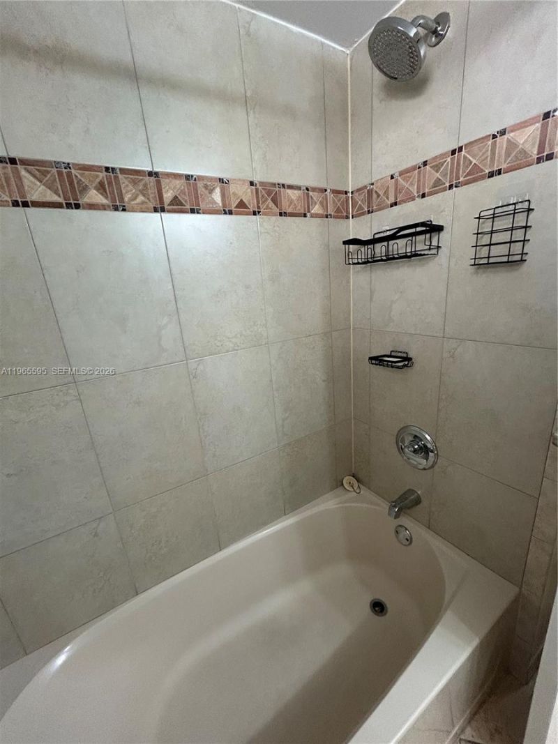 410 SE 2nd St, Unit 308, Hallandale Beach, FL 33009 Photo