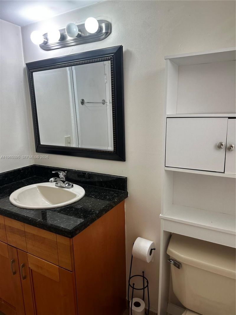 410 SE 2nd St, Unit 308, Hallandale Beach, FL 33009 Photo
