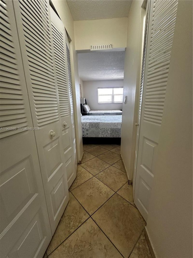 410 SE 2nd St, Unit 308, Hallandale Beach, FL 33009 Photo