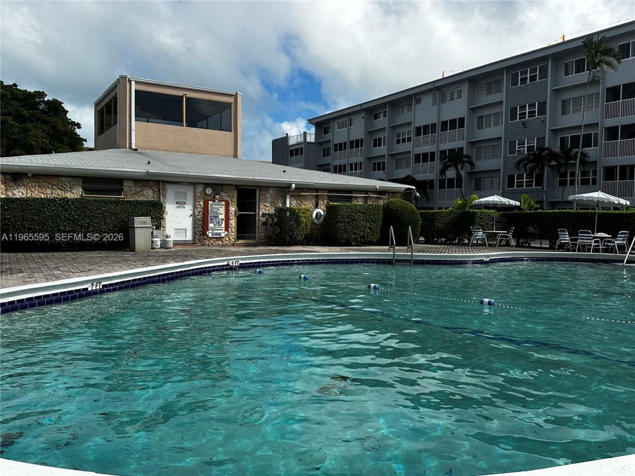 410 SE 2nd St, Unit 308, Hallandale Beach, FL 33009 Photo