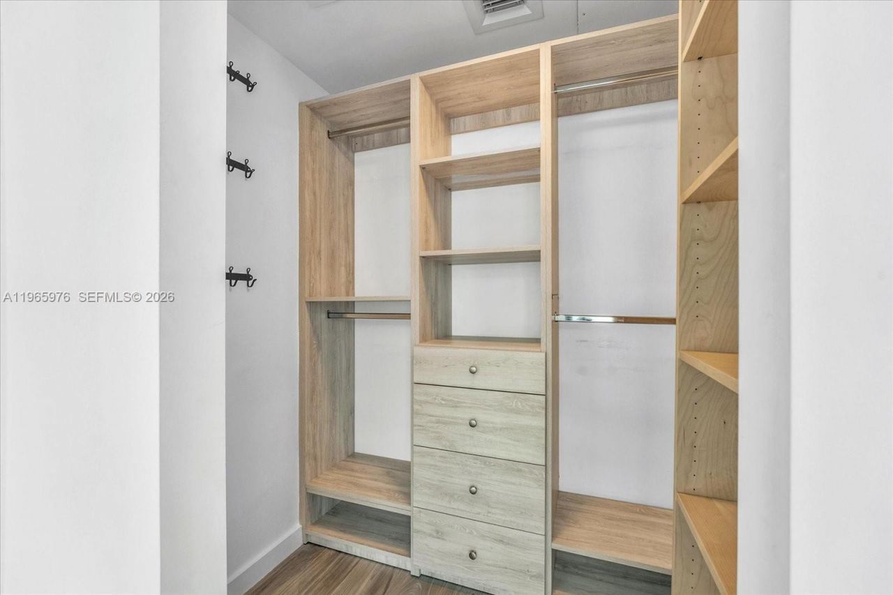 1300 S Miami Ave , Unit 4807, Miami, FL 33130 Photo