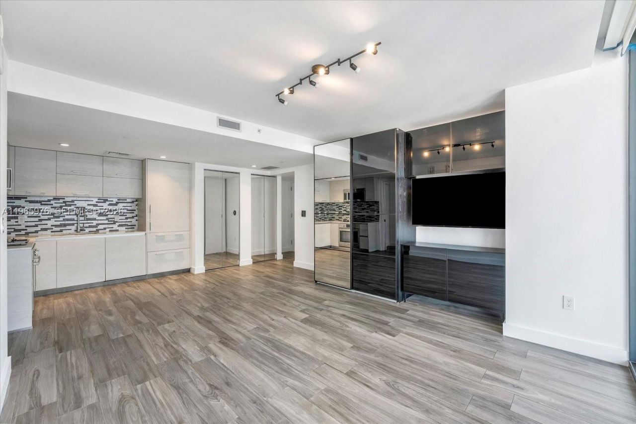 1300 S Miami Ave , Unit 4807, Miami, FL 33130 Photo