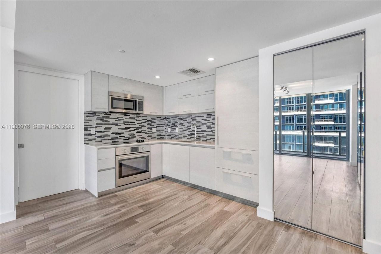 1300 S Miami Ave , Unit 4807, Miami, FL 33130 Photo