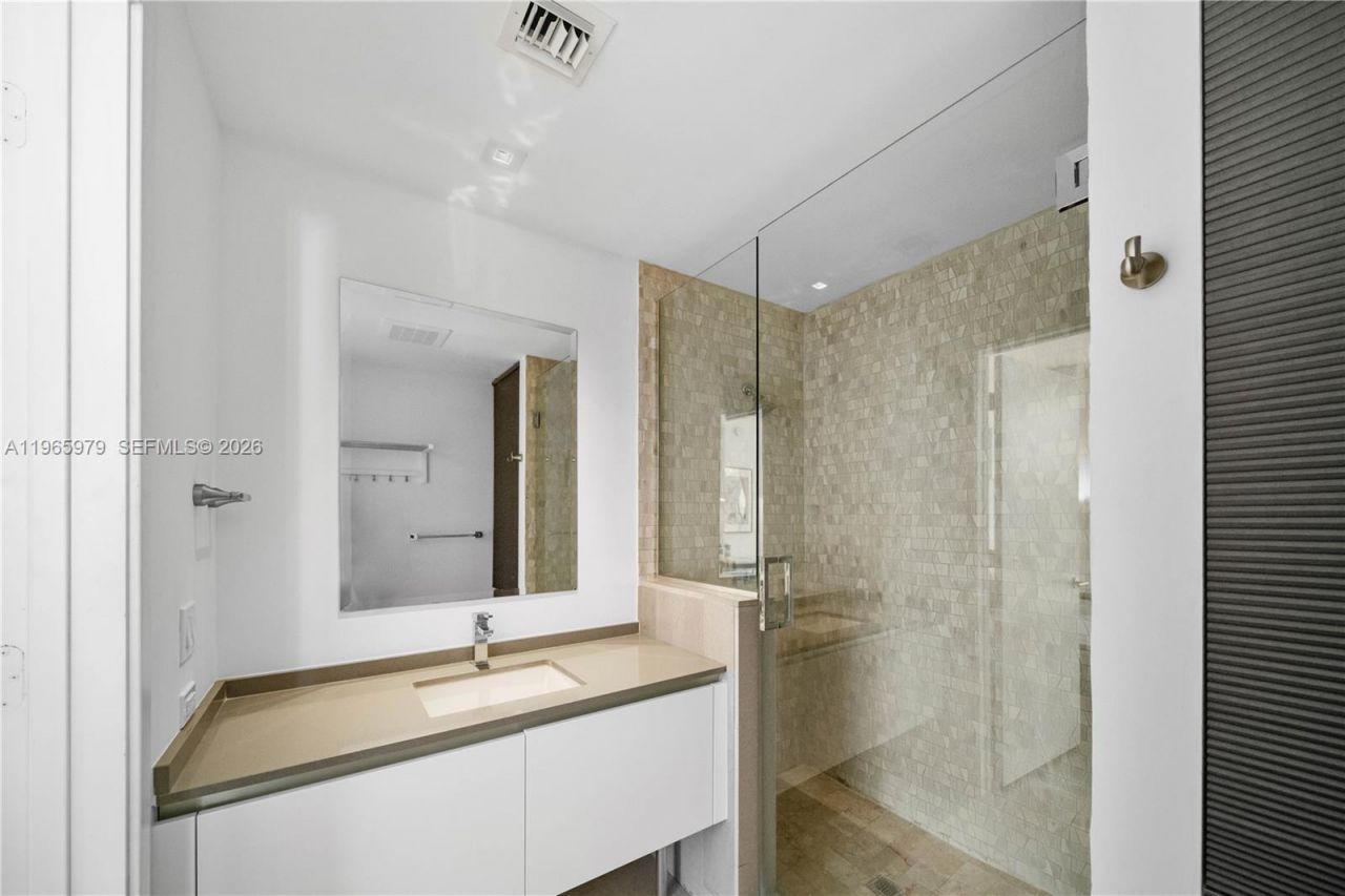 68 SE 6th St , Unit 1201, Miami, FL 33131 Photo