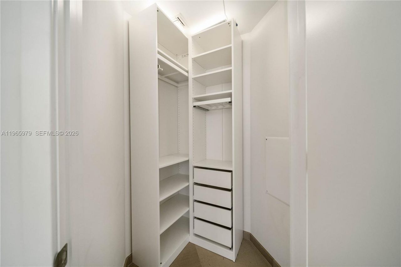 68 SE 6th St, Unit 1201, Miami, FL 33131 Photo