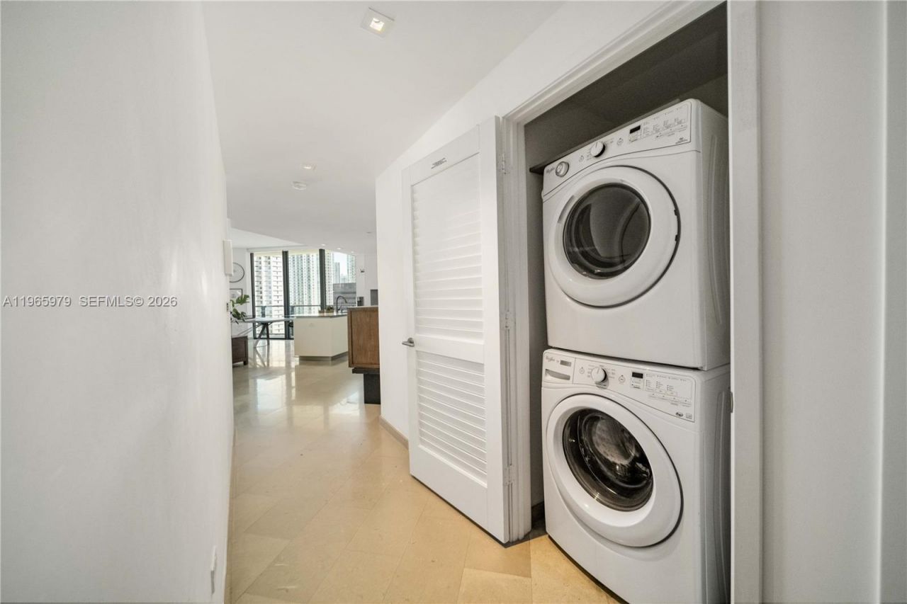 68 SE 6th St, Unit 1201, Miami, FL 33131 Photo