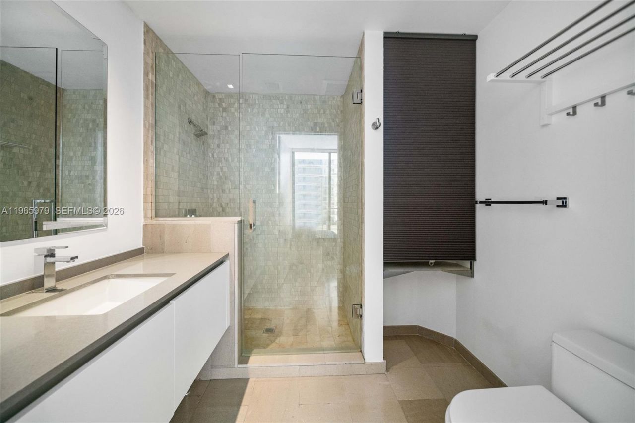 68 SE 6th St, Unit 1201, Miami, FL 33131 Photo
