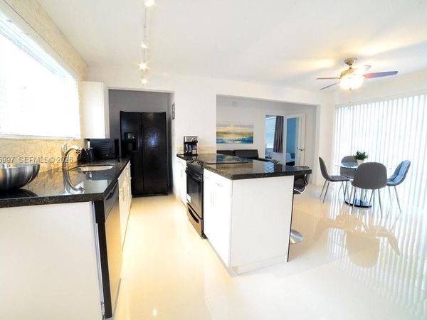 Unit 3, Hollywood, FL 33019