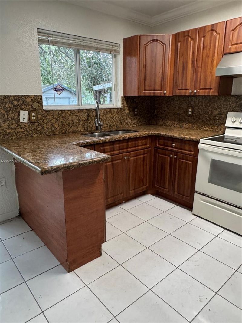 20138 NW 38th Pl, Miami Gardens, FL 33055 Photo