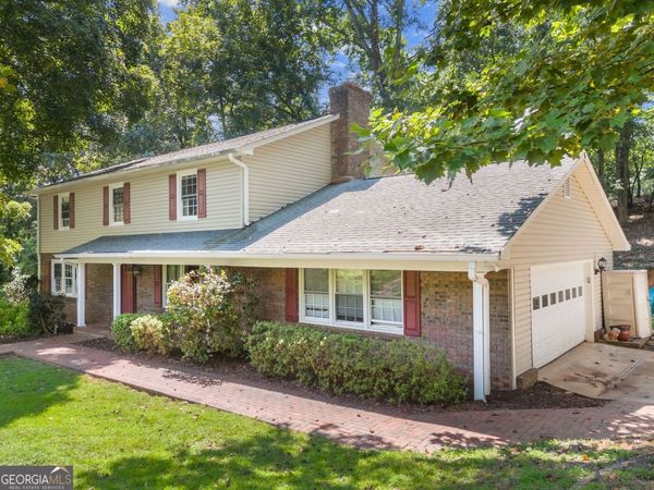 670 Harbor Cove NW, Gainesville, GA 30501