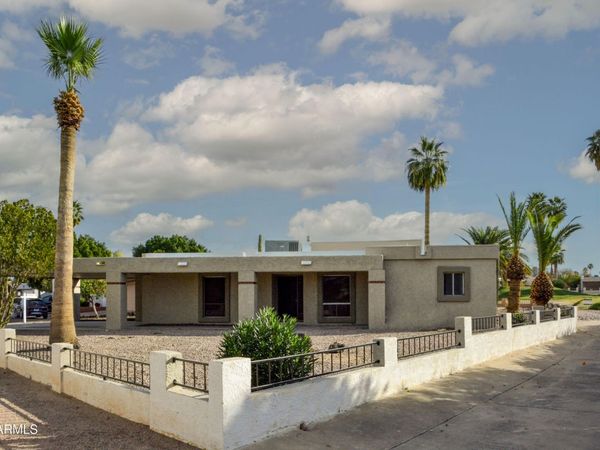 2529 N DORAL Circle, Mesa, AZ 85215