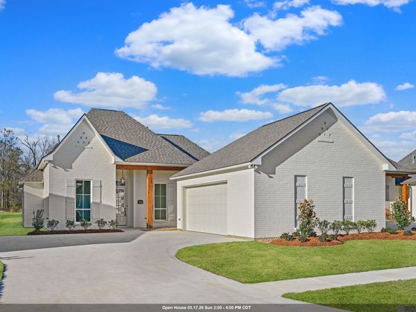 38166 Sweet Briar Dr, Prairieville, LA 70769