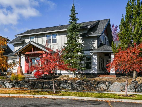 625 NW Compass Lane, Bend, OR 97703