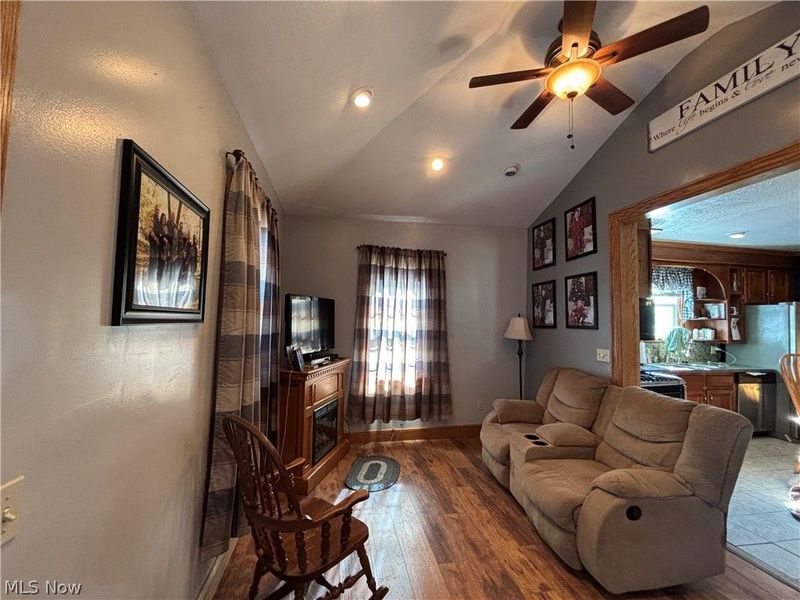 226 S Elm Street, Columbiana, OH 44408 Photo 12