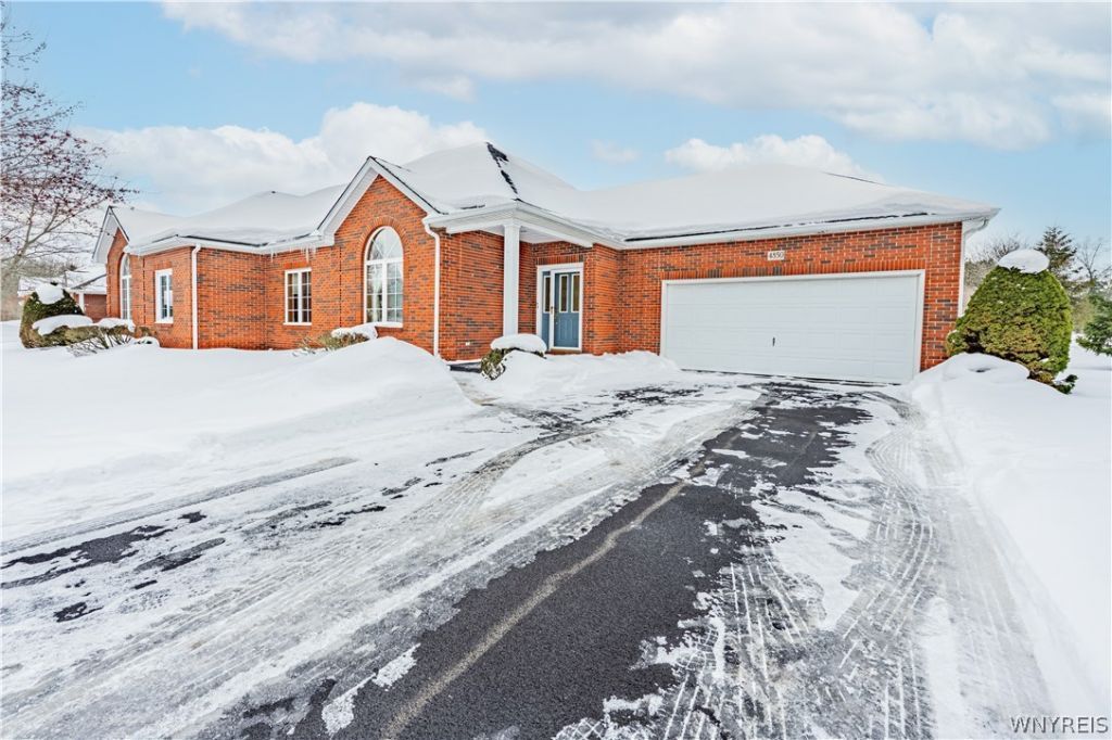 4850 Waterford Place, Lockport, NY 14094 Main Photo