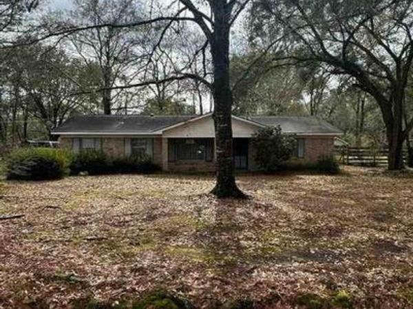 313 Sioux Avenue, Satsuma, AL 36572
