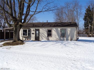 3843 Roosevelt Avenue NE, Canton, OH 44705