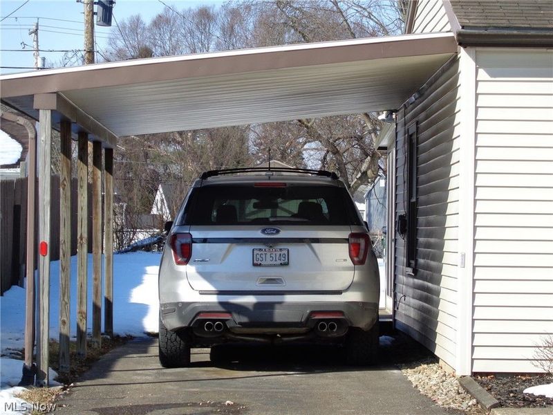 3843 Roosevelt Avenue NE, Canton, OH 44705 Photo 2