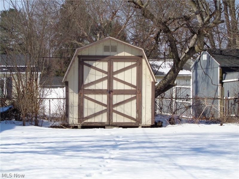 3843 Roosevelt Avenue NE, Canton, OH 44705 Photo 4