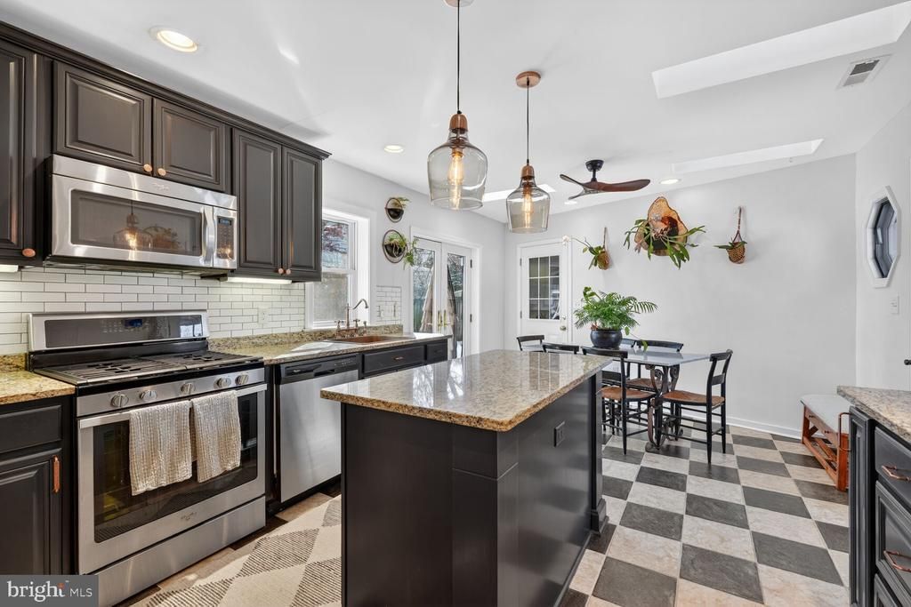 2201 Harvard Drive, Alexandria, VA 22307 Main Photo