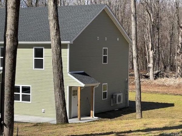 11 Alexandra Matthews Road, Unit B, Wallkill, NY 12589