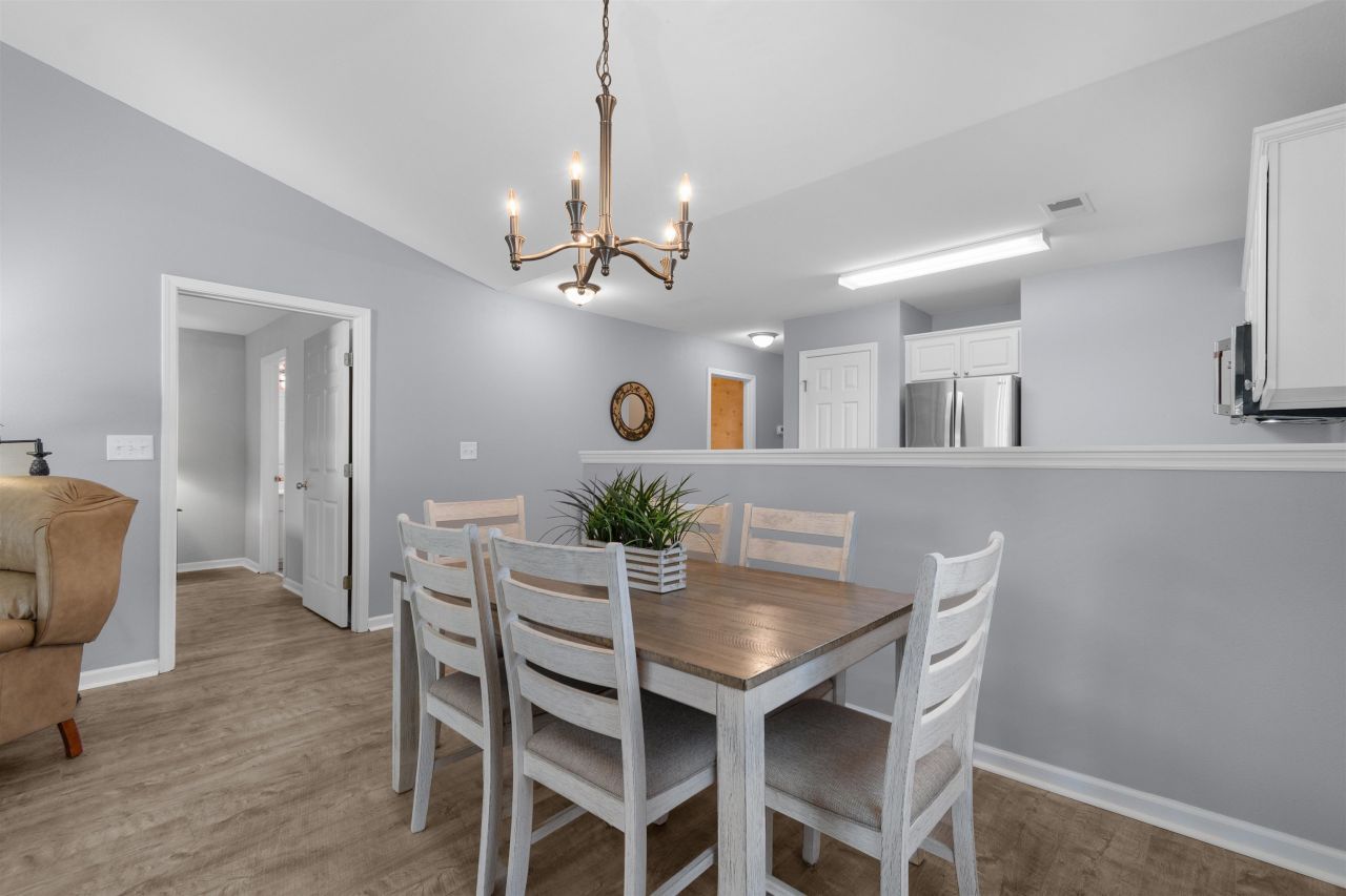 715 Blue Stem Dr. Photo 12