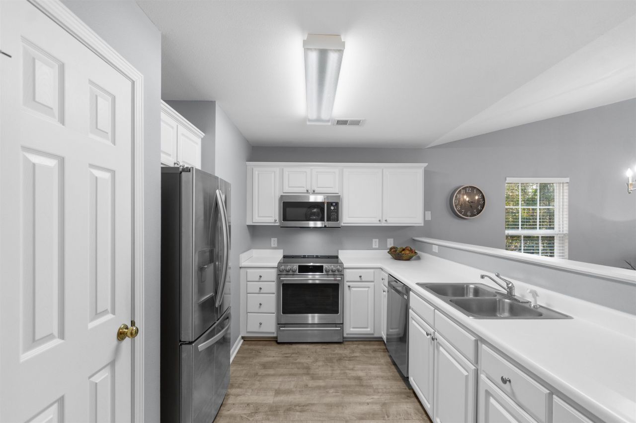 715 Blue Stem Dr. Photo 7