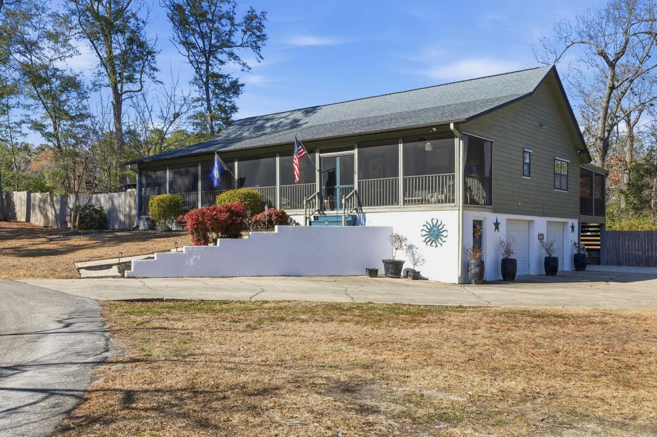 2226 Dykman Circle Photo 2