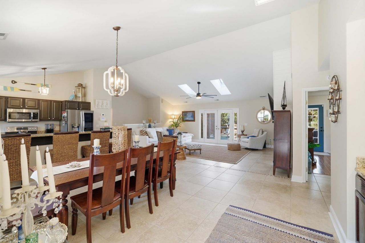 2226 Dykman Circle Photo 6