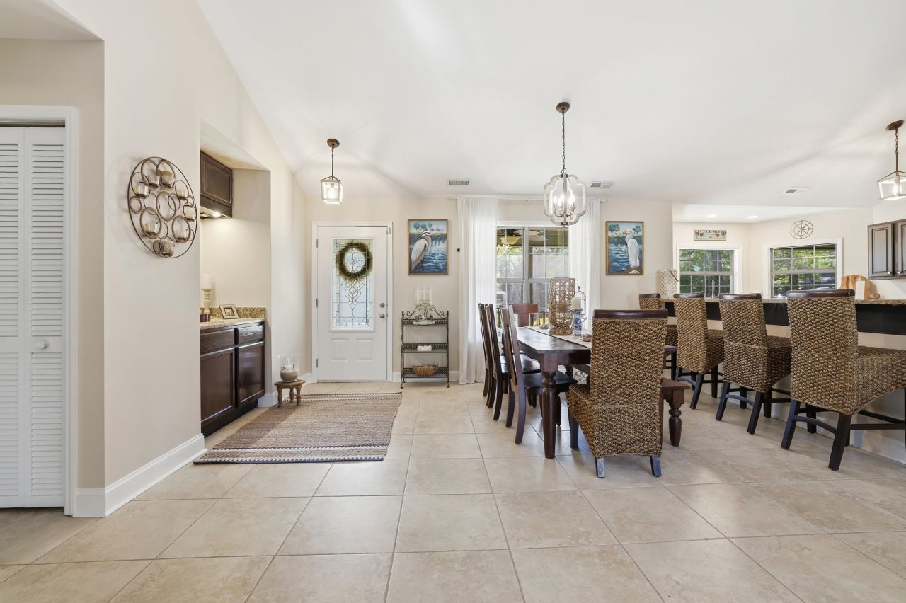 2226 Dykman Circle Photo 9