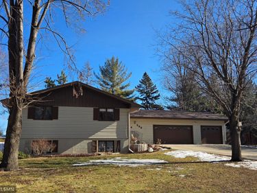 400 Edgewood Drive, Glencoe, MN 55336