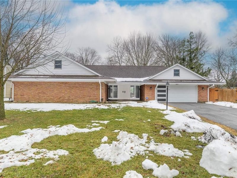 211 Whittington Drive, Centerville, OH 45459 Photo 1