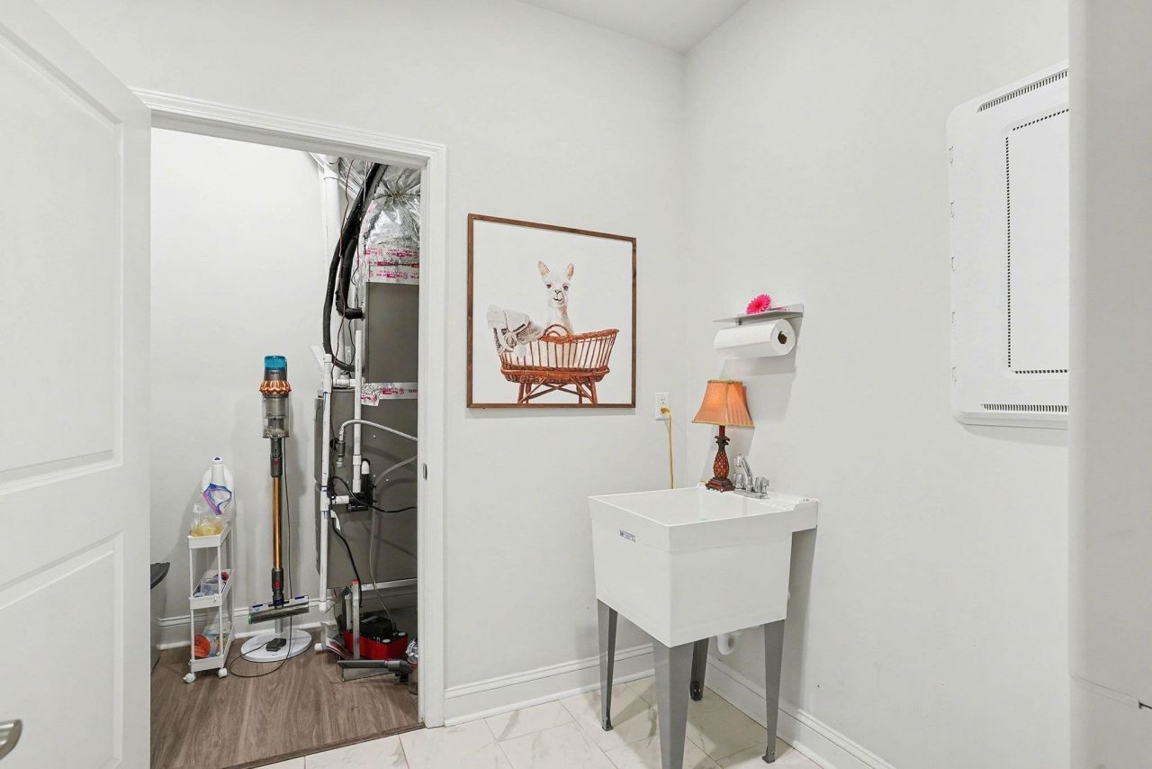 1233 Coneflower Way Photo 13